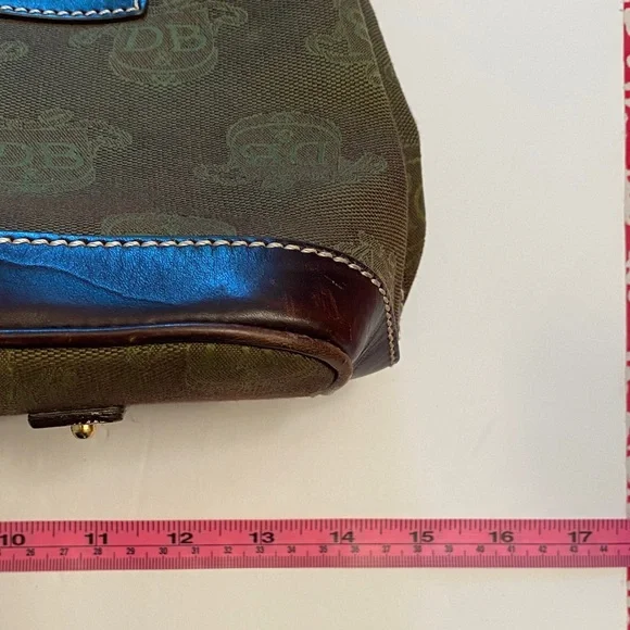 Vintage Dooney and Bourke canvas logo shoulder bag/ leather trim. - Picture 5 of 6